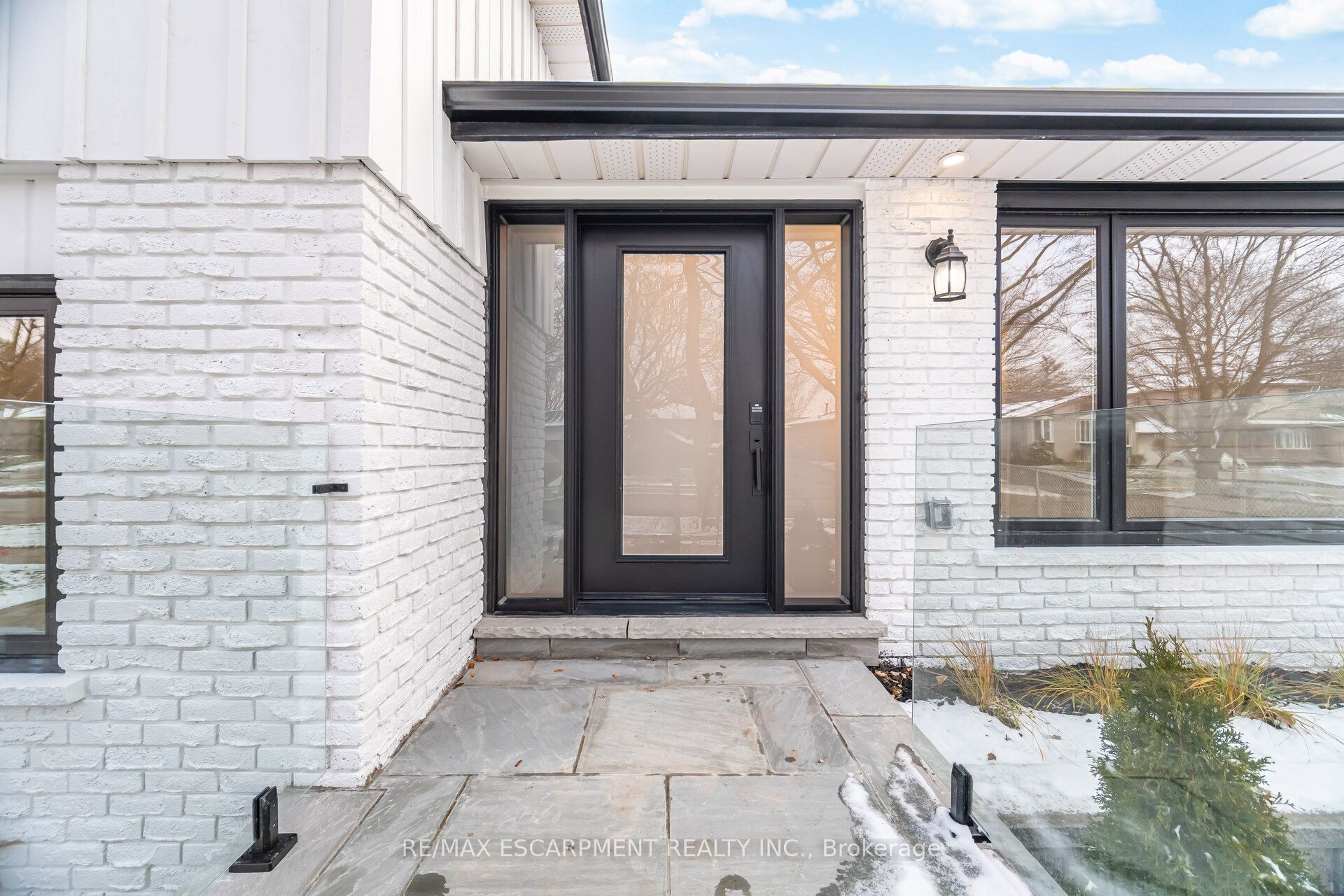 2276 Wyandotte Drive