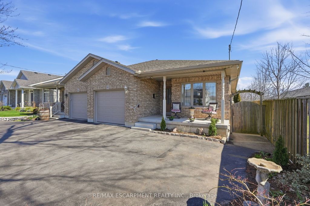 Photo of 802 Main Street, Norfolk, ON N0A 1N0 (MLS # X12984730)