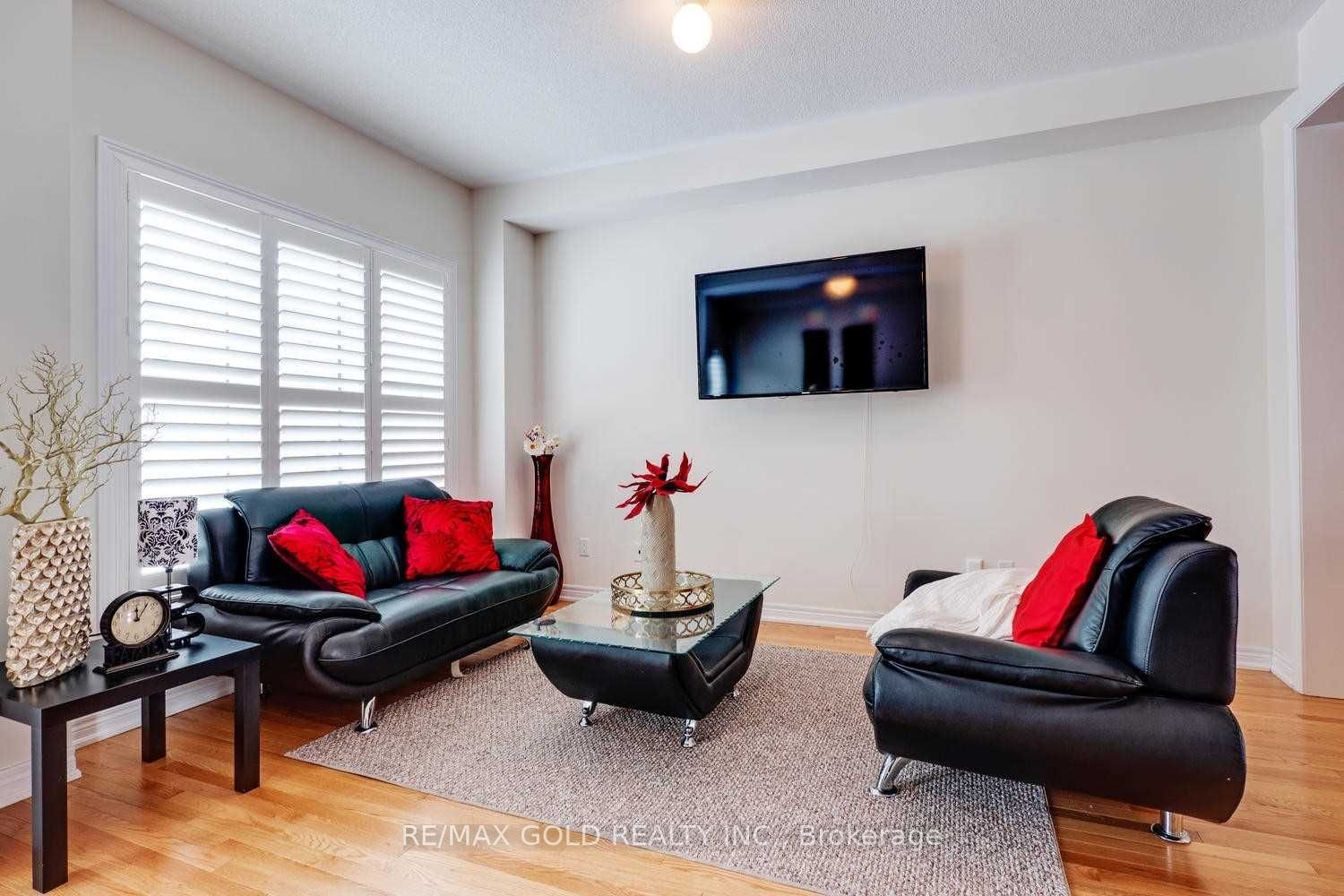 71 Lanark Circle Upper