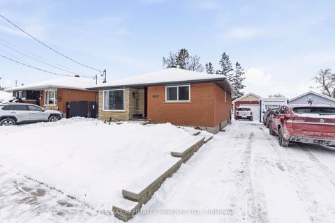 Photo of 1110 Carleton Street, Cornwall, ON K6H 4Y7 (MLS # X12669014)
