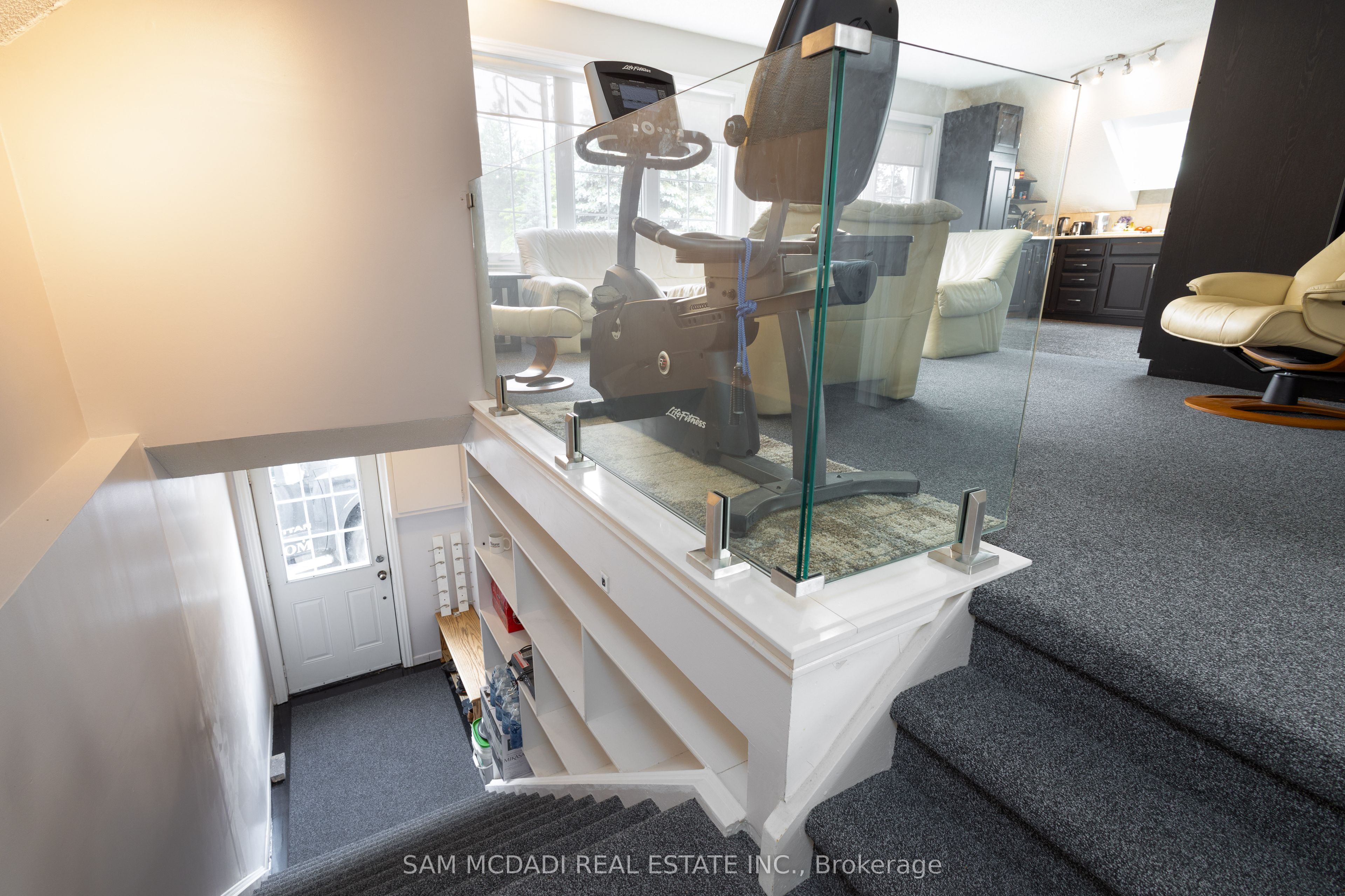 14011 Trafalgar Road Upper