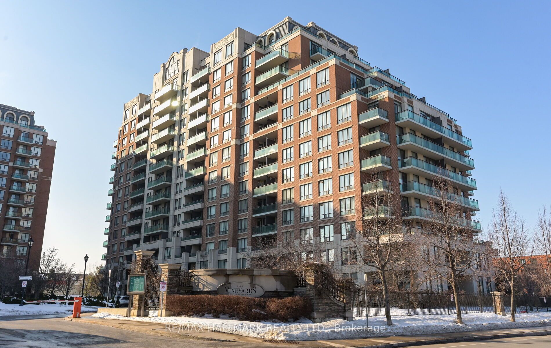 350 Red Maple Road 1016