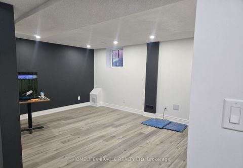 80 Torrance Wood Brampton ON L6Y 4R1