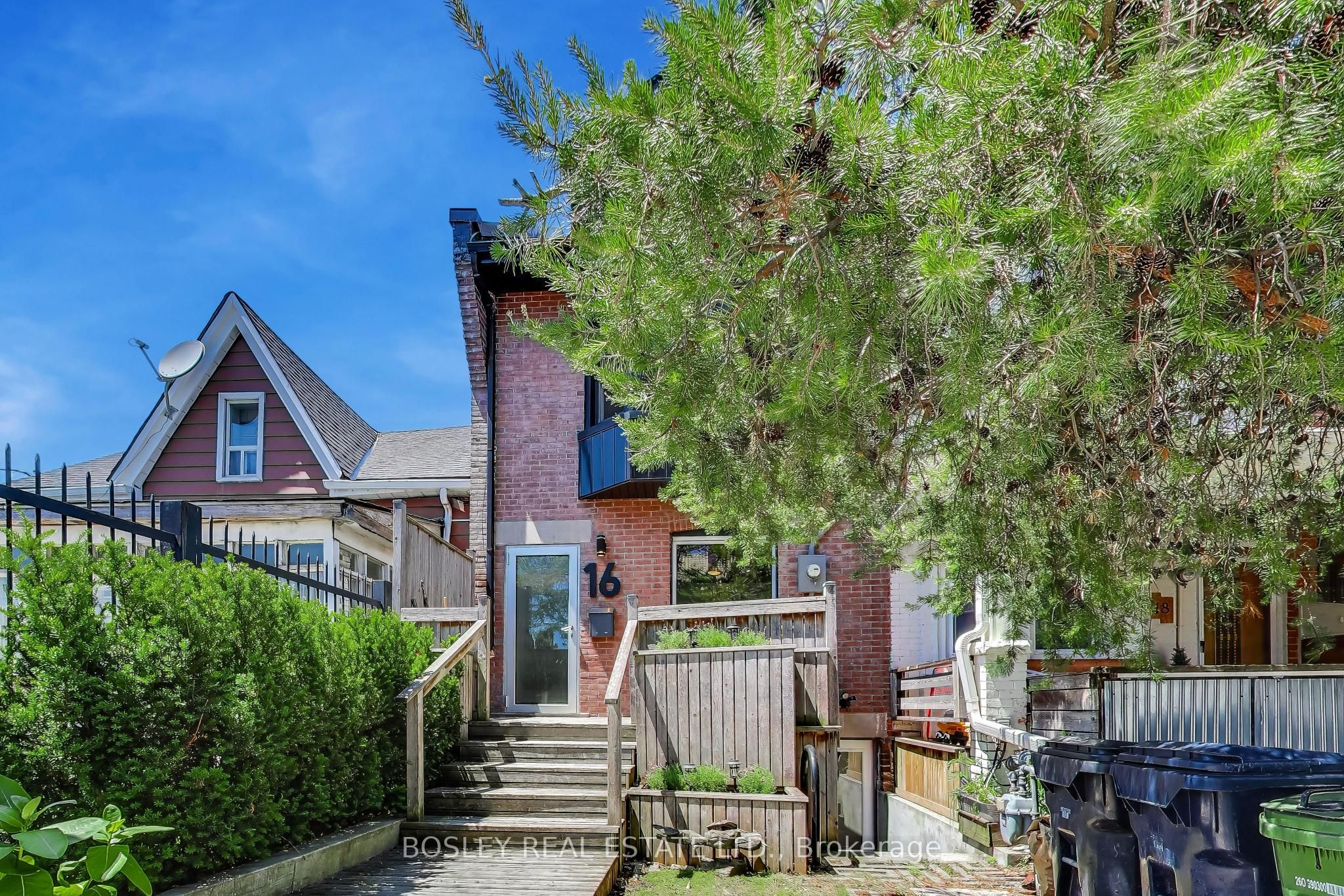 16 St Clarens Avenue