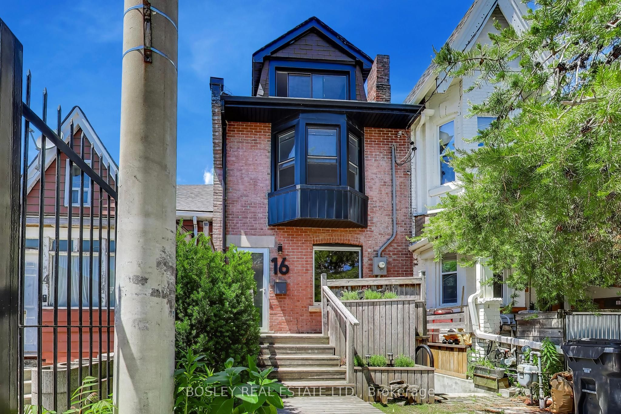 16 St Clarens Avenue