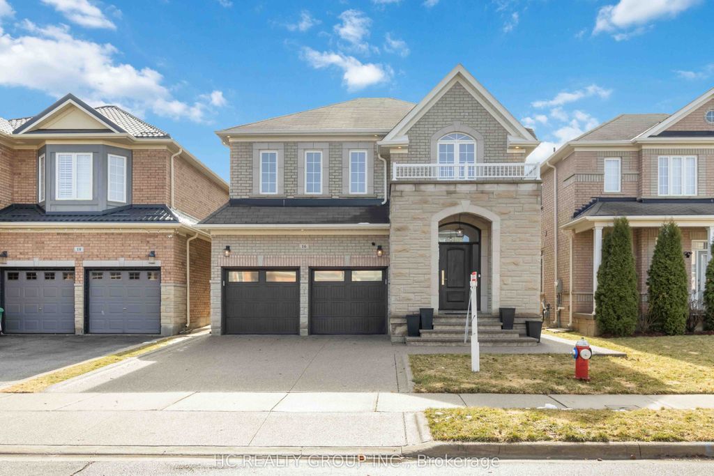 Photo of 16 Begonia Crescent, Brampton, ON L7A 0M5 (MLS # W13028088)