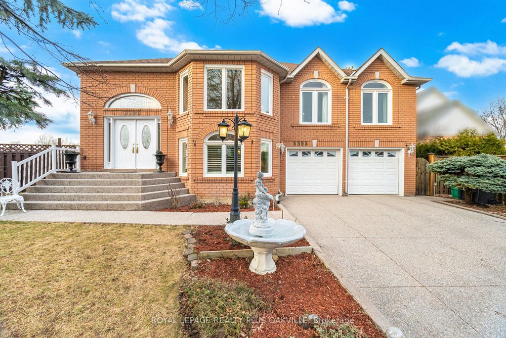 Photo of 3395 Trelawny Circle, Mississauga, ON L5N 6N6 (MLS # W12921514)