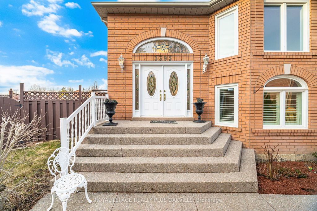 Photo of 3395 Trelawny Circle, Mississauga, ON L5N 6N6 (MLS # W12921514)