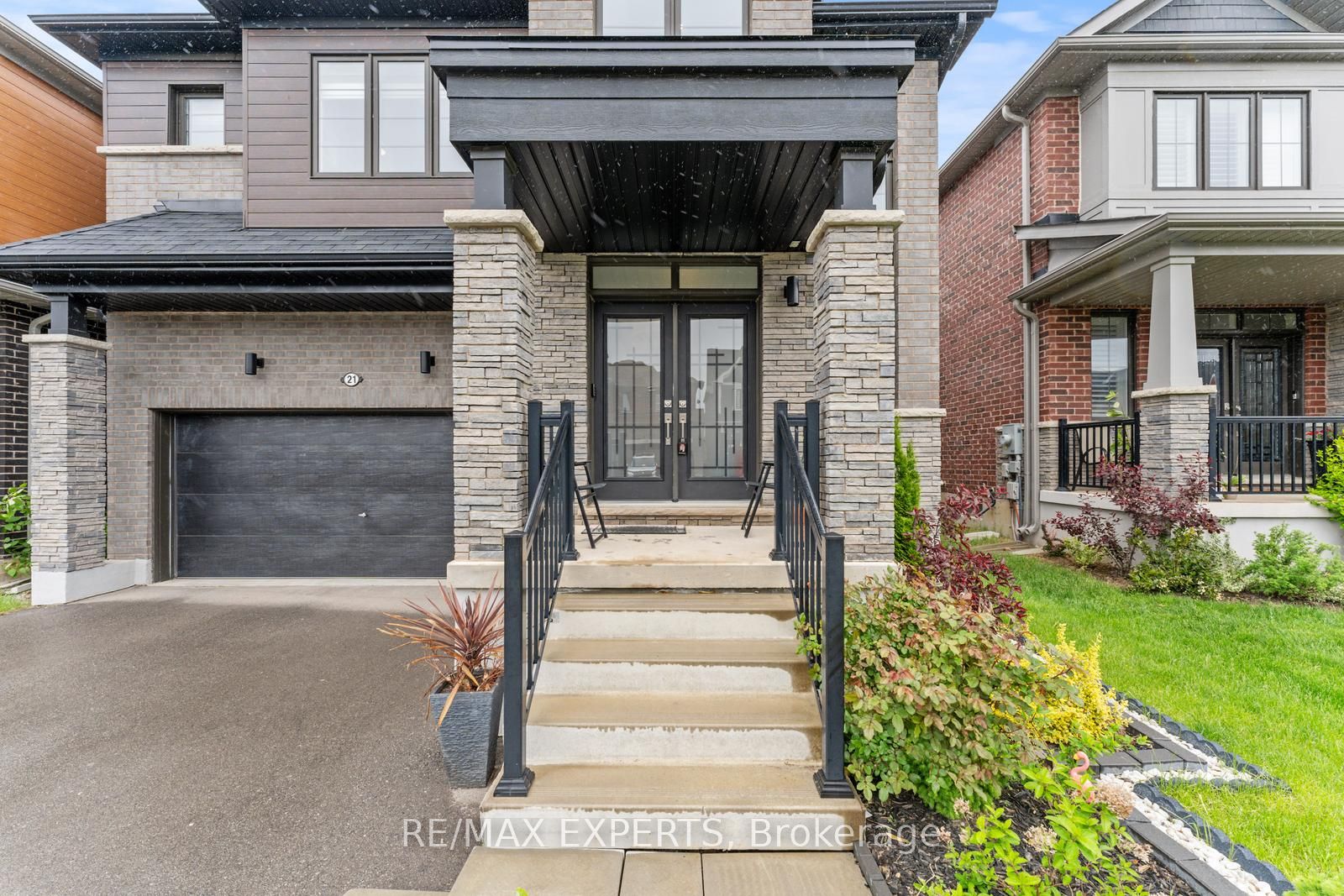21 Malcolm Crescent