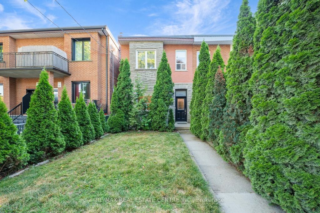 Photo of 270 Clinton Street, Toronto, ON M6G 2Y6 (MLS # C12314780)