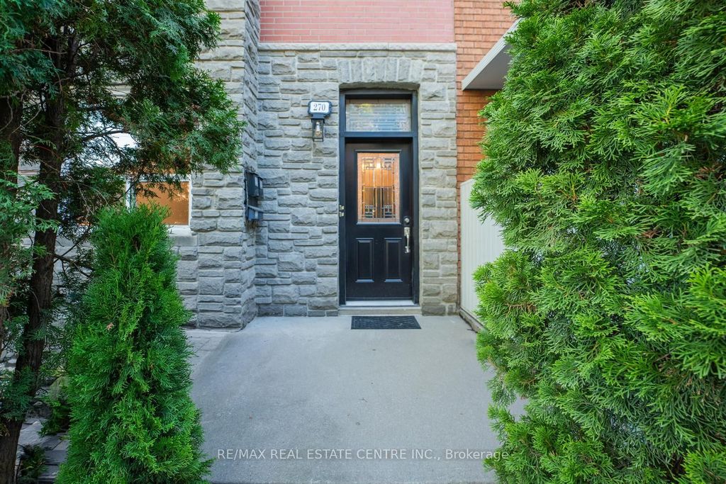 Photo of 270 Clinton Street, Toronto, ON M6G 2Y6 (MLS # C12314780)