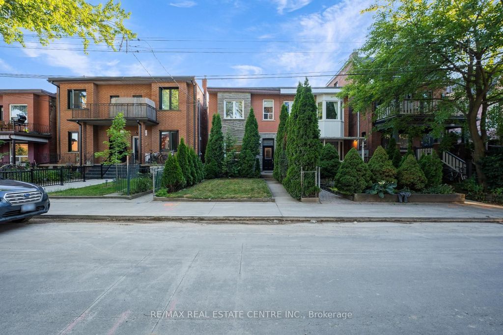 Photo of 270 Clinton Street, Toronto, ON M6G 2Y6 (MLS # C12314780)