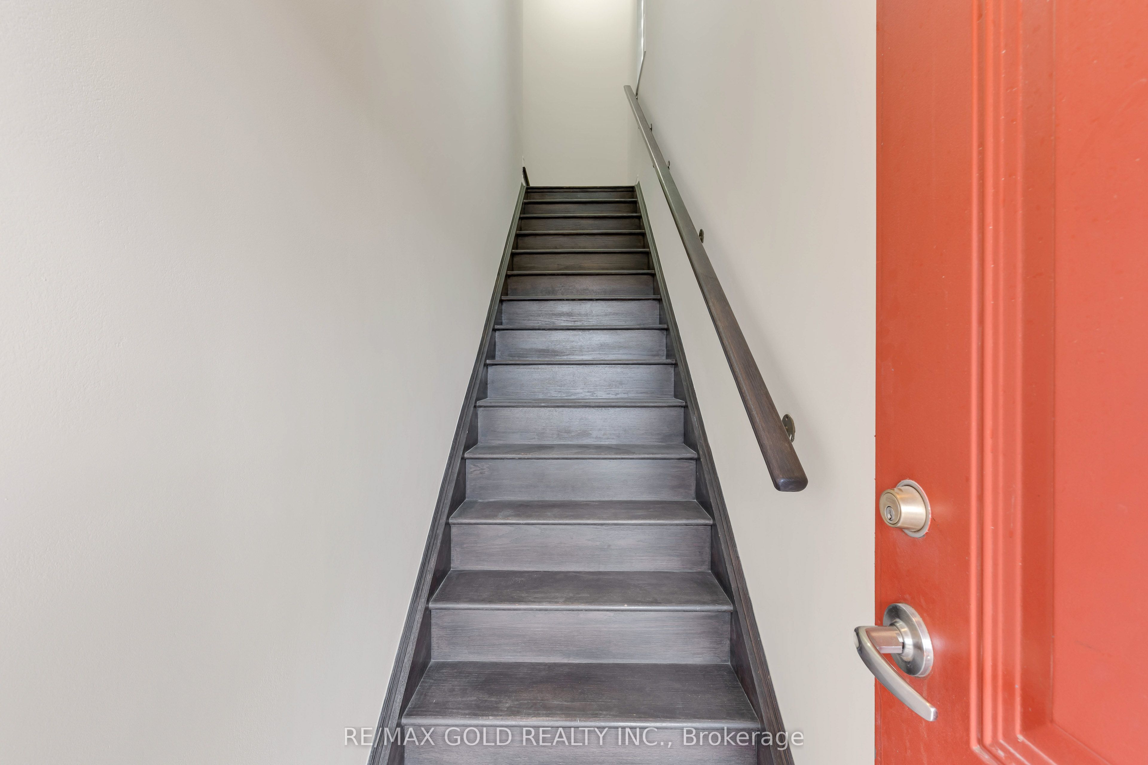 240 Lagerfeld Drive 16