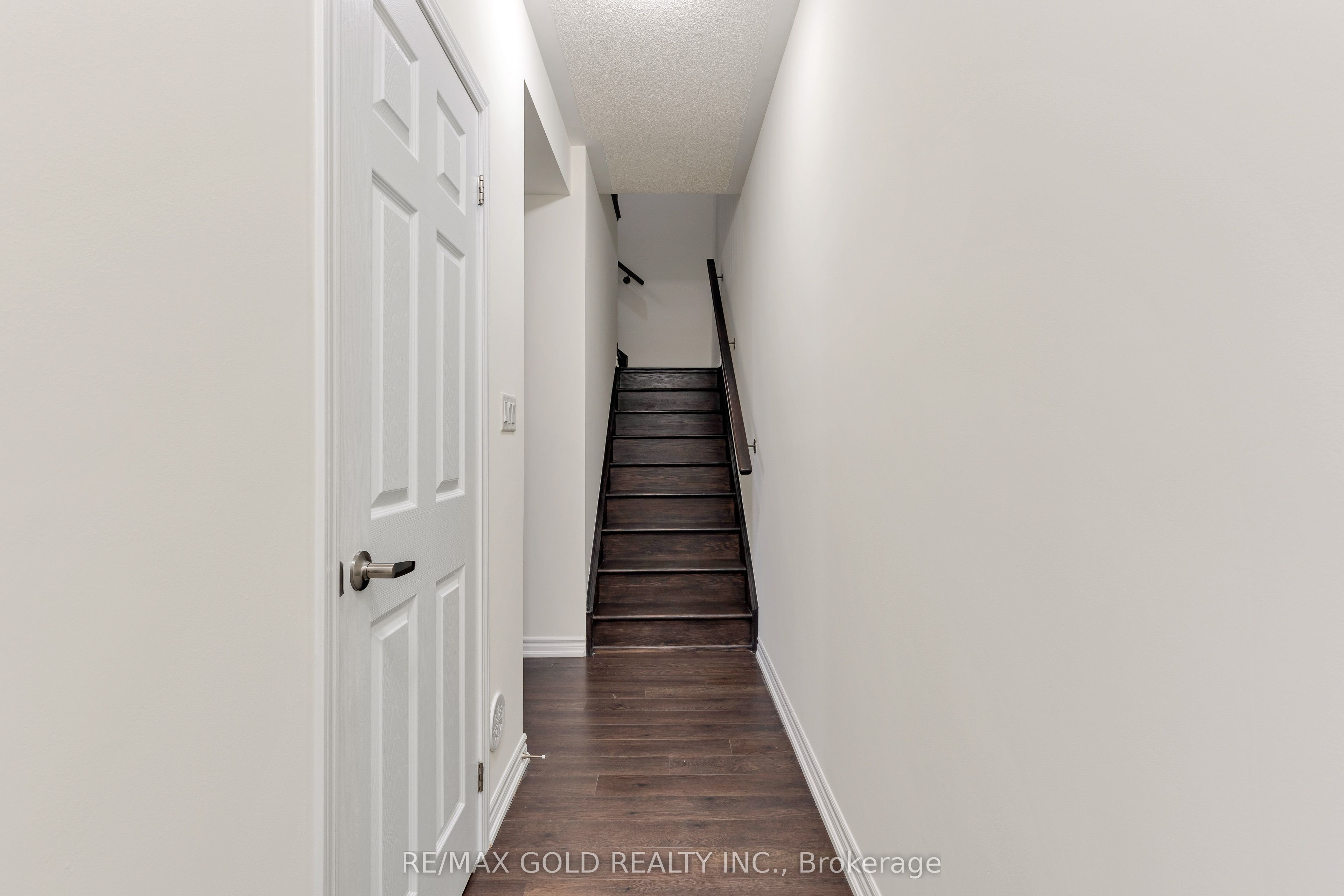 240 Lagerfeld Drive 16