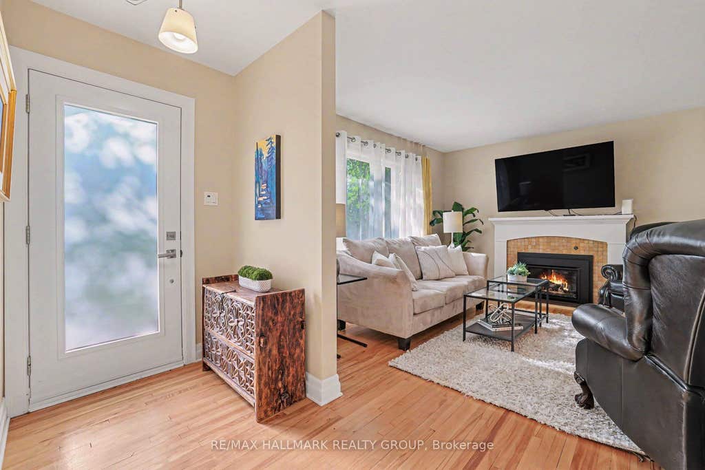 Photo of 22 Dunvegan Road, Manor Park - Cardinal Glen and Area, ON K1K 3E9 (MLS # X13641344)