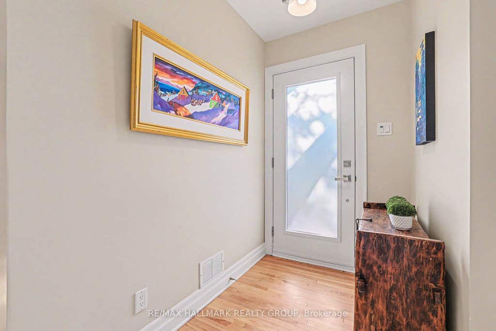 Photo of 22 Dunvegan Road, Manor Park - Cardinal Glen and Area, ON K1K 3E9 (MLS # X13641344)