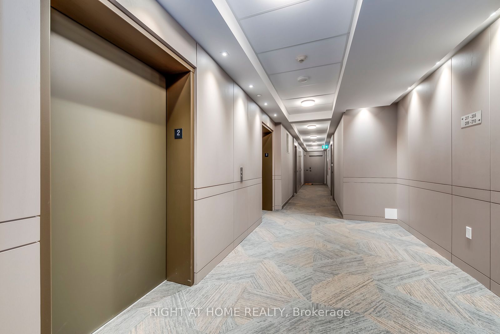 4675 Metcalfe Avenue 206