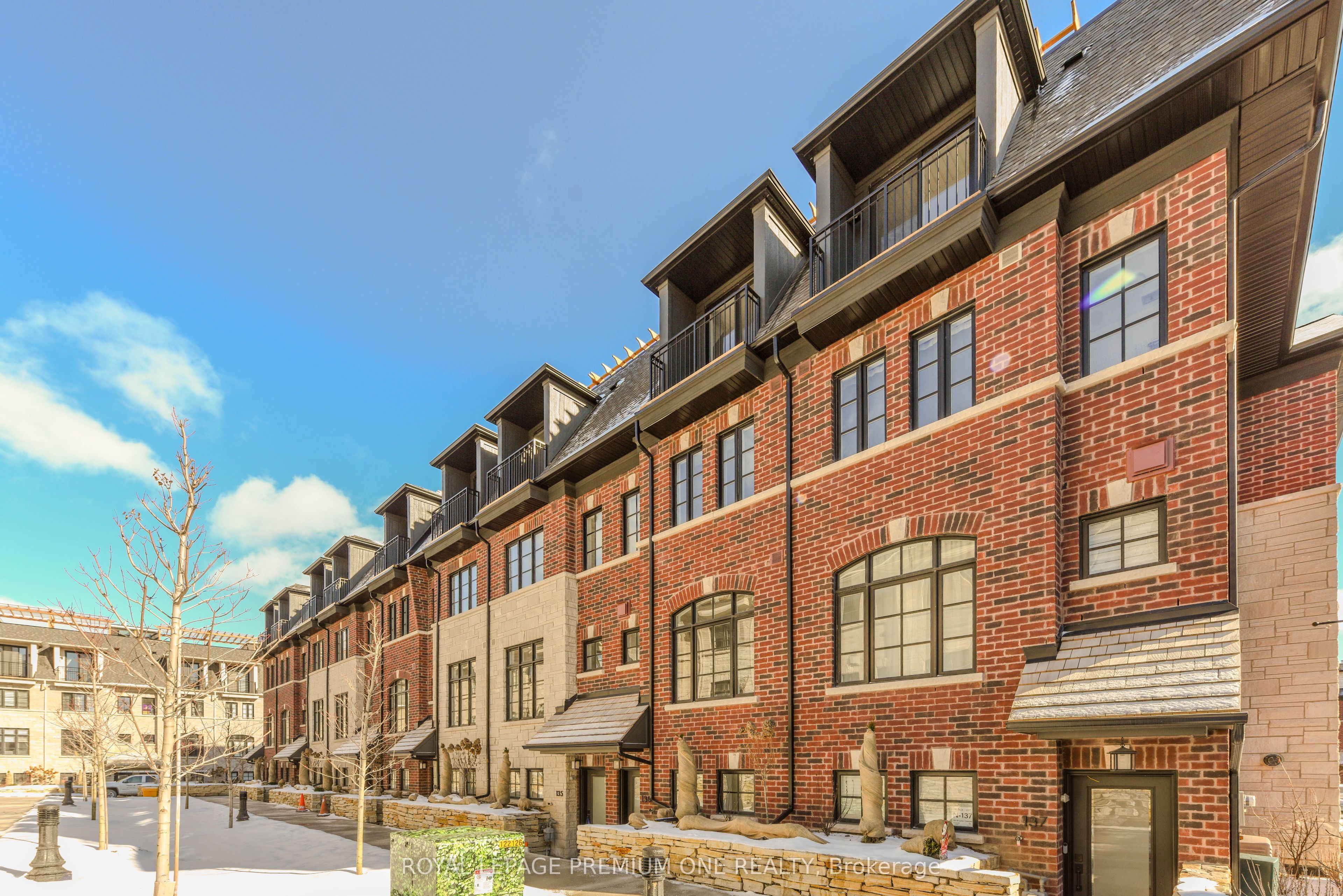 35 Lunar Crescent 136