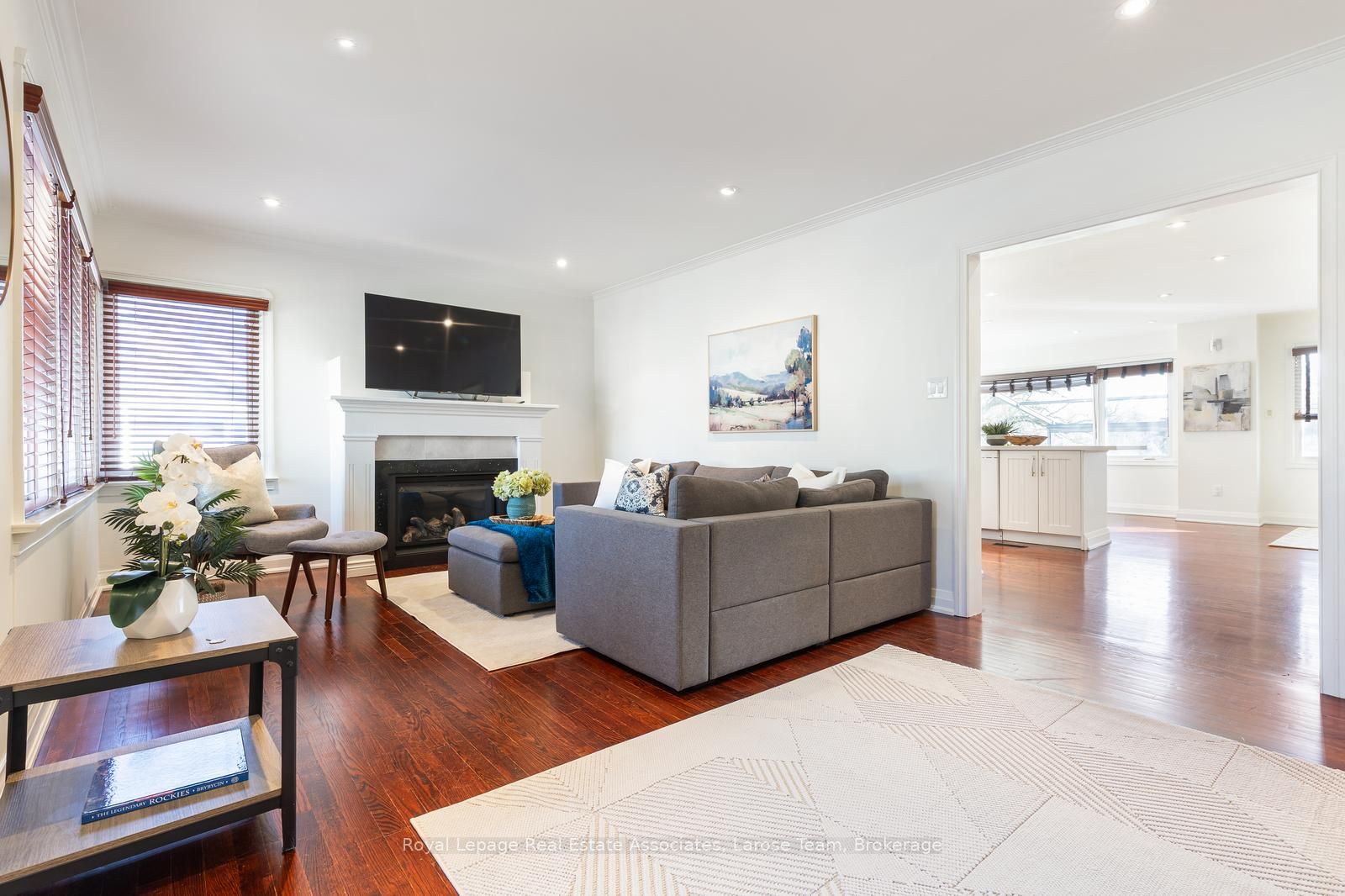 1166 Mineola Gardens