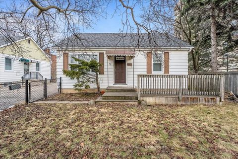 32 Beech Street Brampton ON L6V 1V1