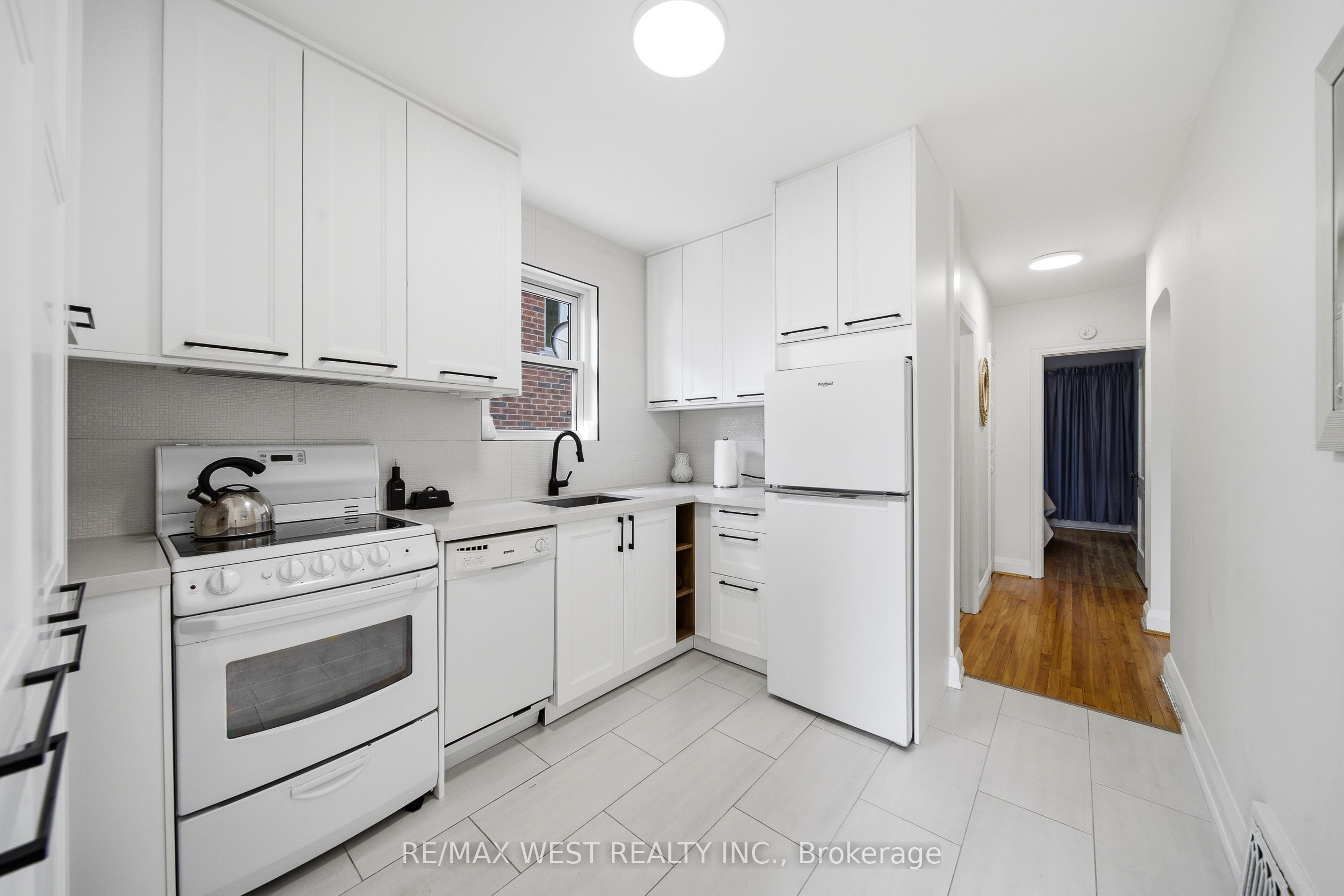 28 Aldgate Avenue