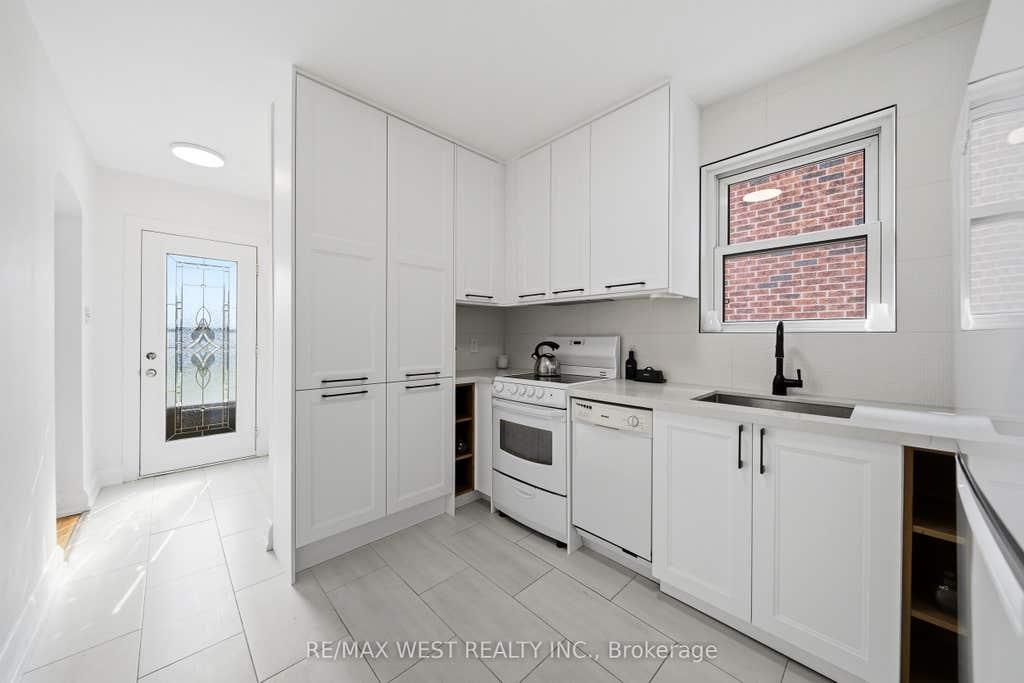 Photo of 28 Aldgate Avenue, Toronto, ON M8Y 3L6 (MLS # W13582992)