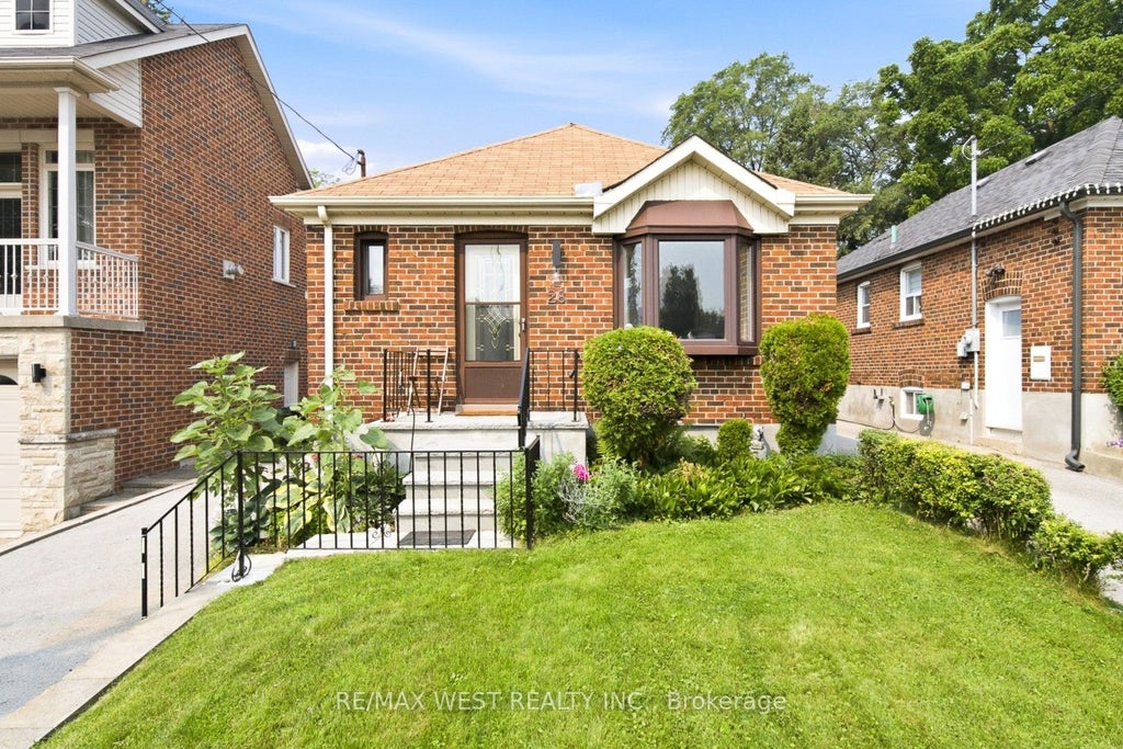Photo of 28 Aldgate Avenue, Toronto, ON M8Y 3L6 (MLS # W13582992)