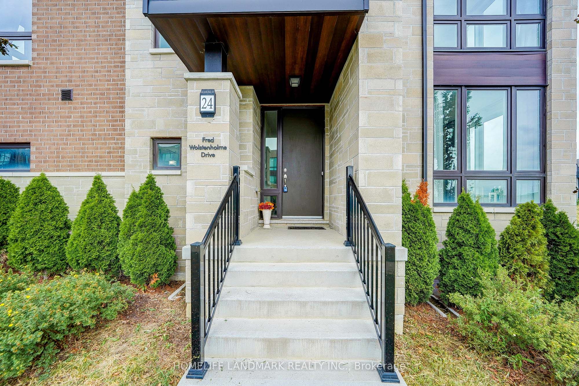 24 Fred Wolstenholme Drive