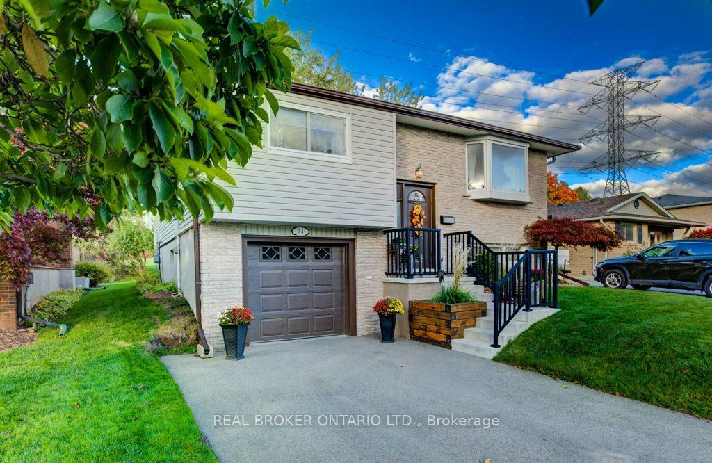 Photo of 34 Willow Green Court, Kitchener, ON N2N 1W6 (MLS # X12476888)