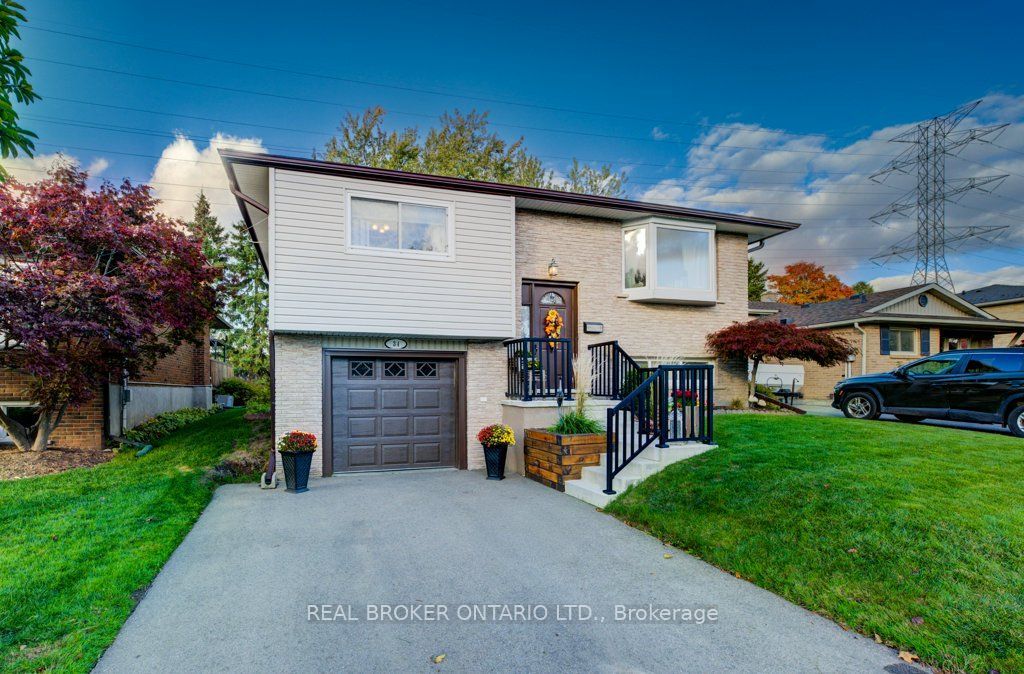 Photo of 34 Willow Green Court, Kitchener, ON N2N 1W6 (MLS # X12476888)
