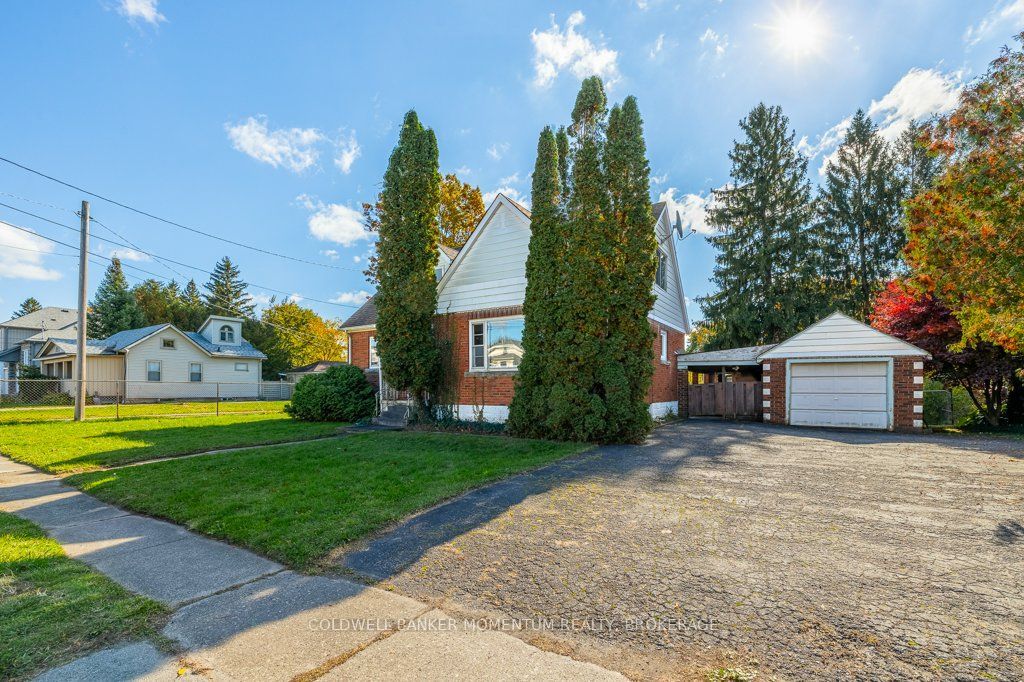 Photo of 6532 MURRAY Street, Niagara Falls, ON L2G 2K7 (MLS # X12491550)