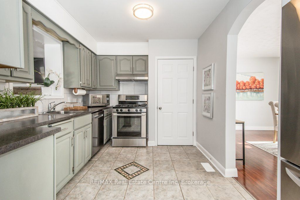 31 Sunnylea Crescent