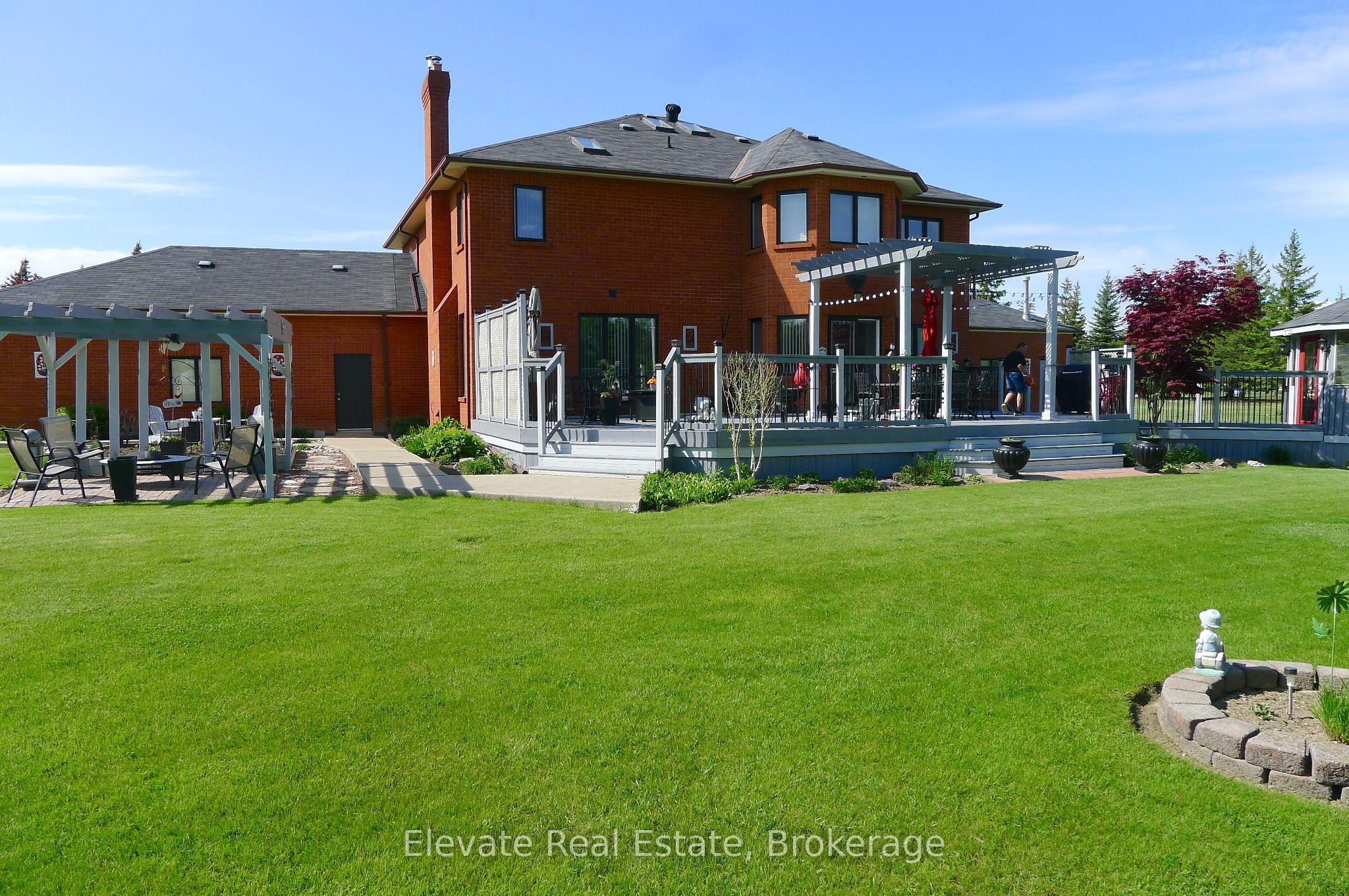 16 Fenton Way