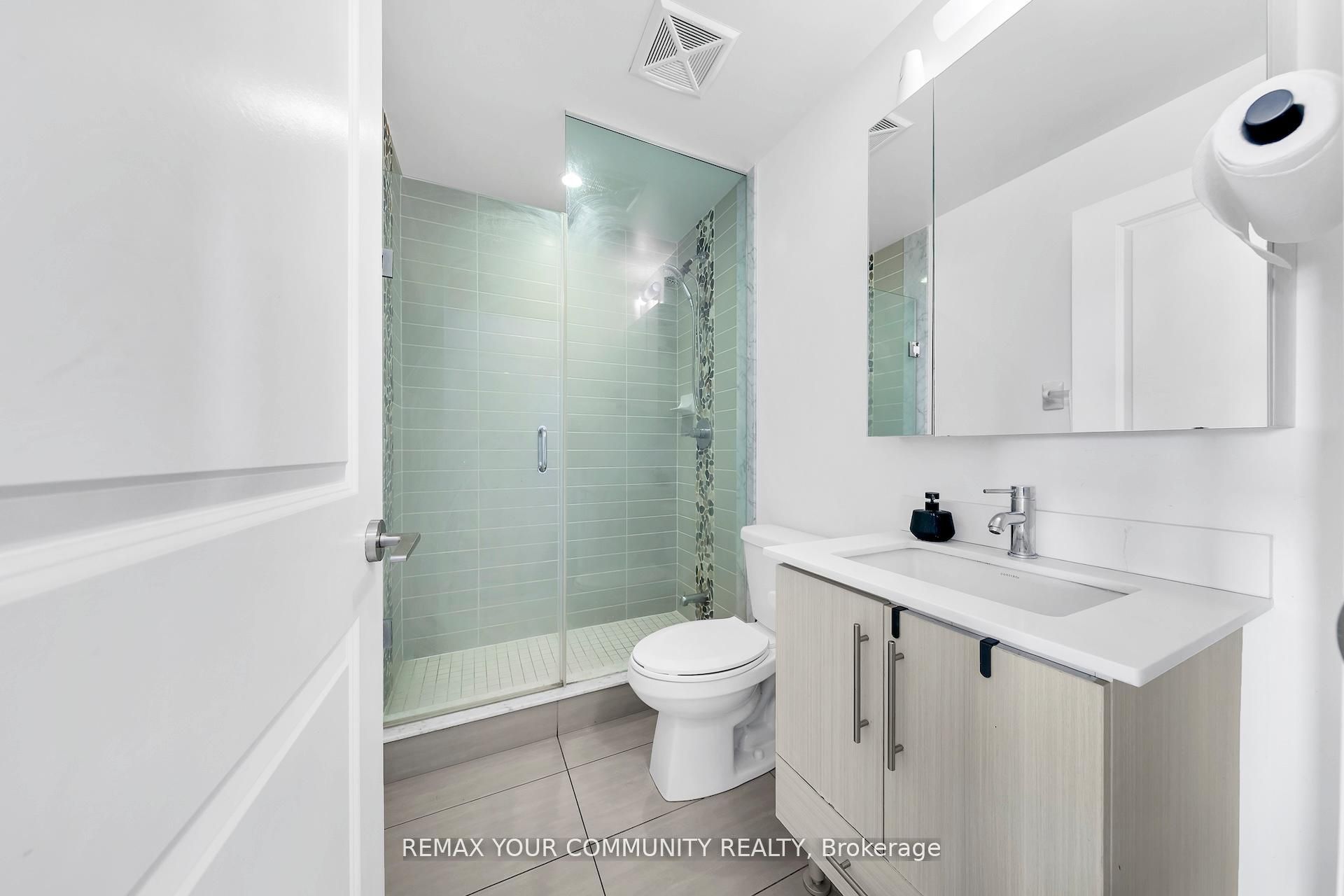 65 Oneida Crescent 1807