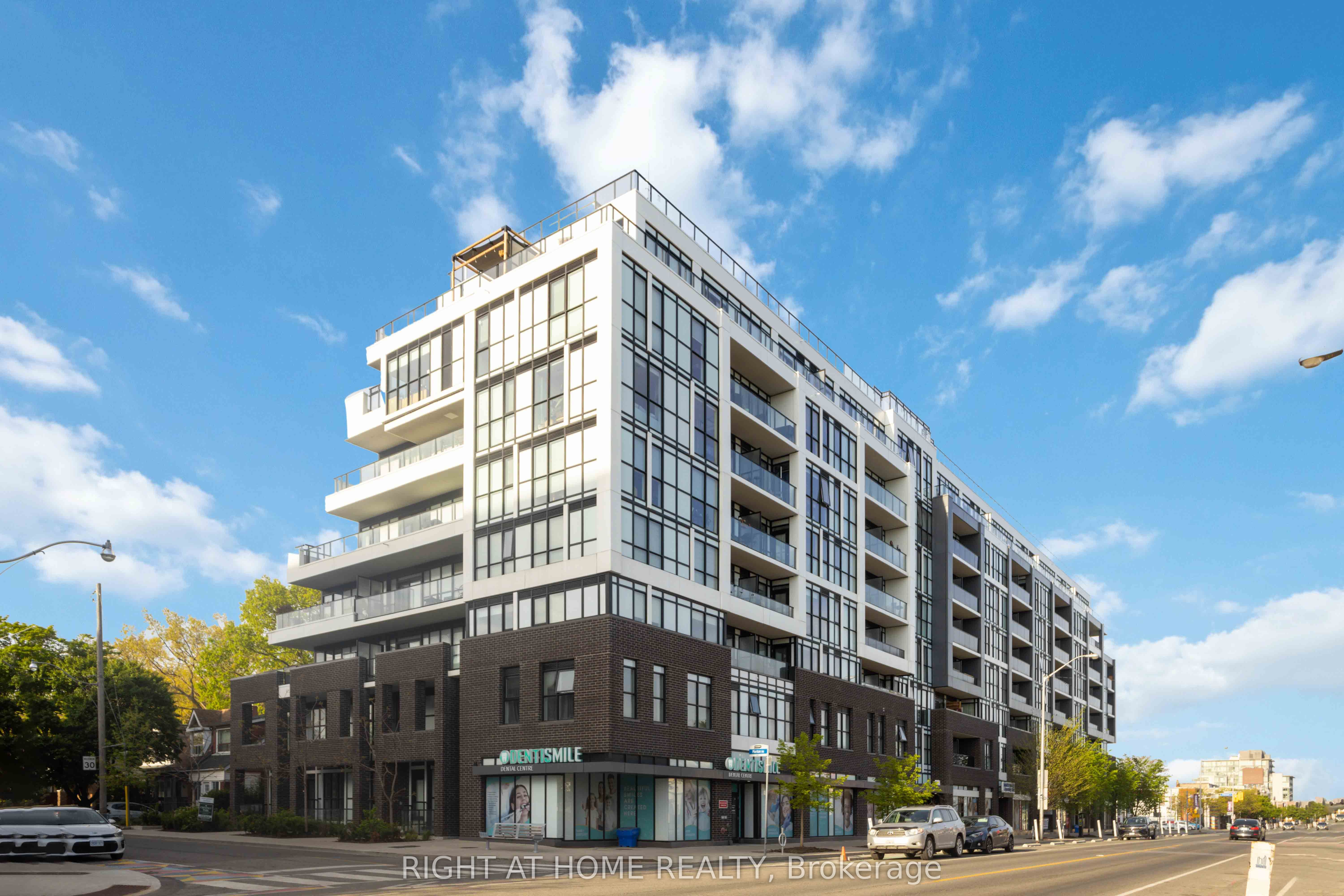 2301 Danforth Avenue PH801