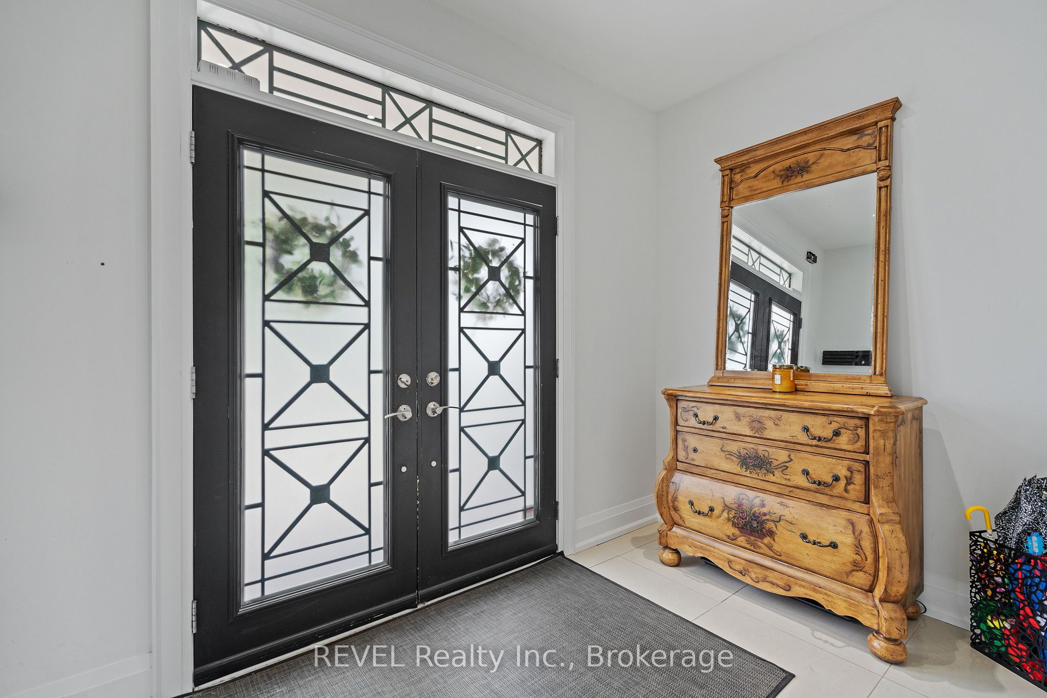 401 Schreyer Crescent