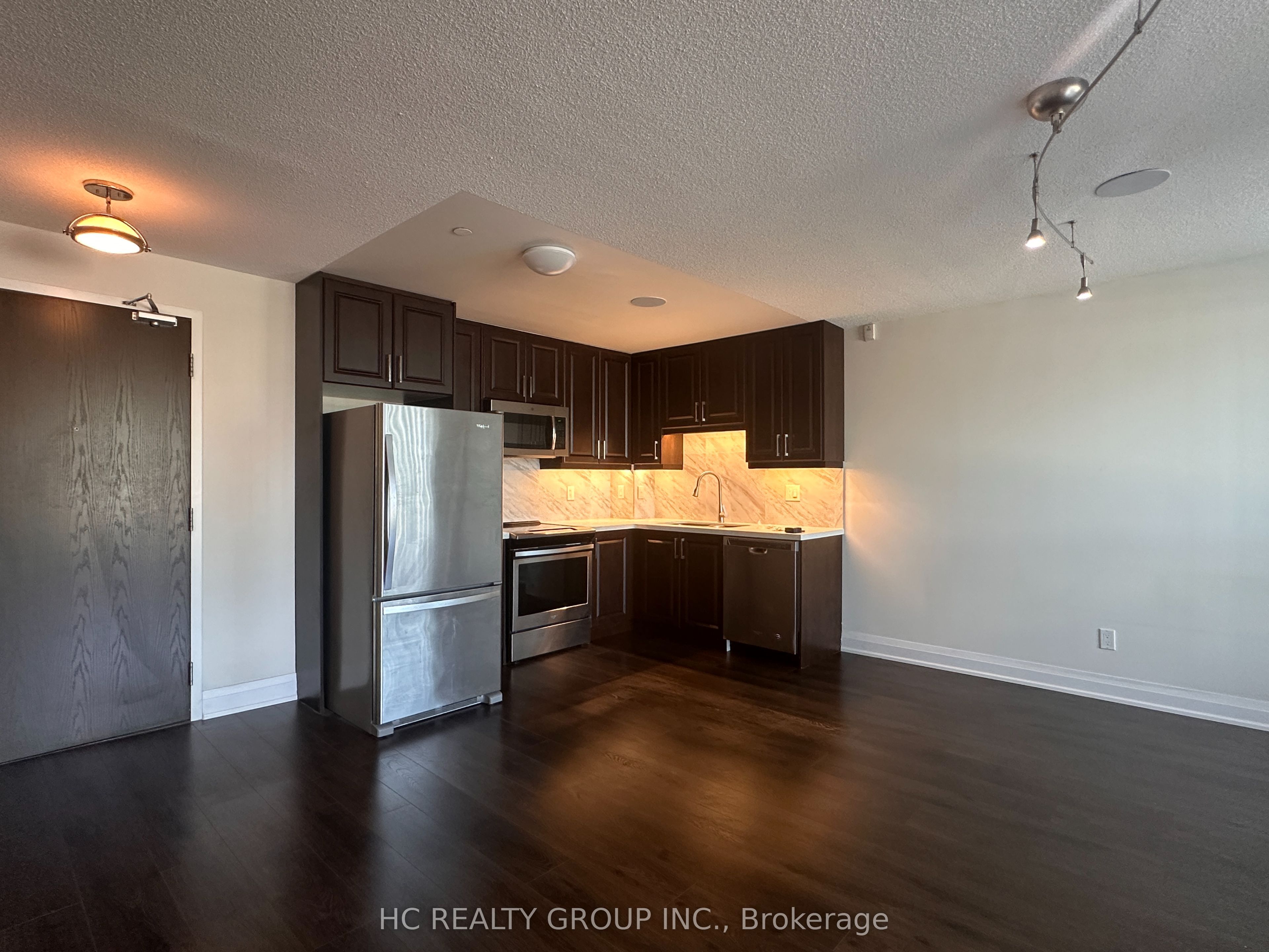 75 Norman Bethune Avenue 113