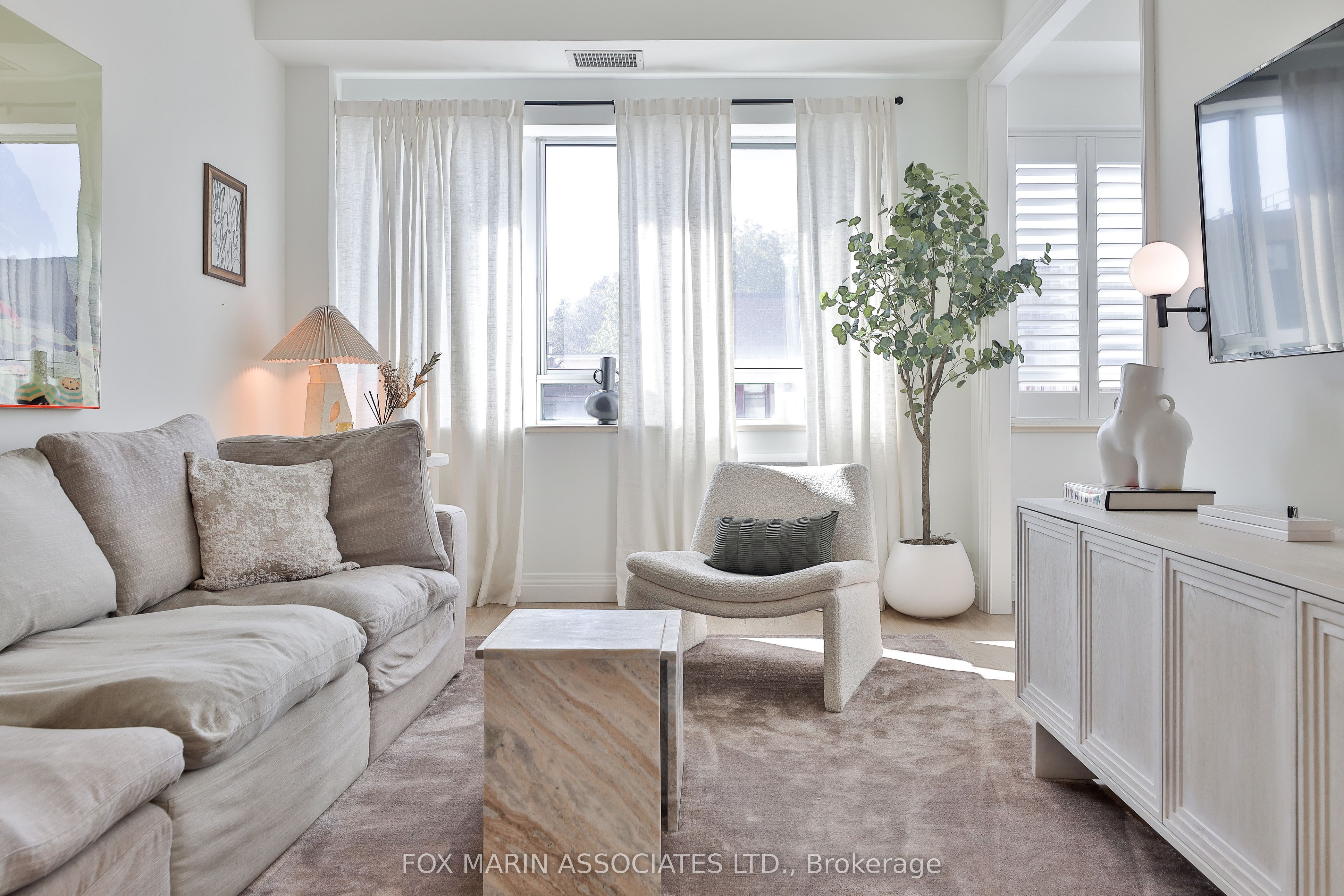 1231 Yonge Street 301