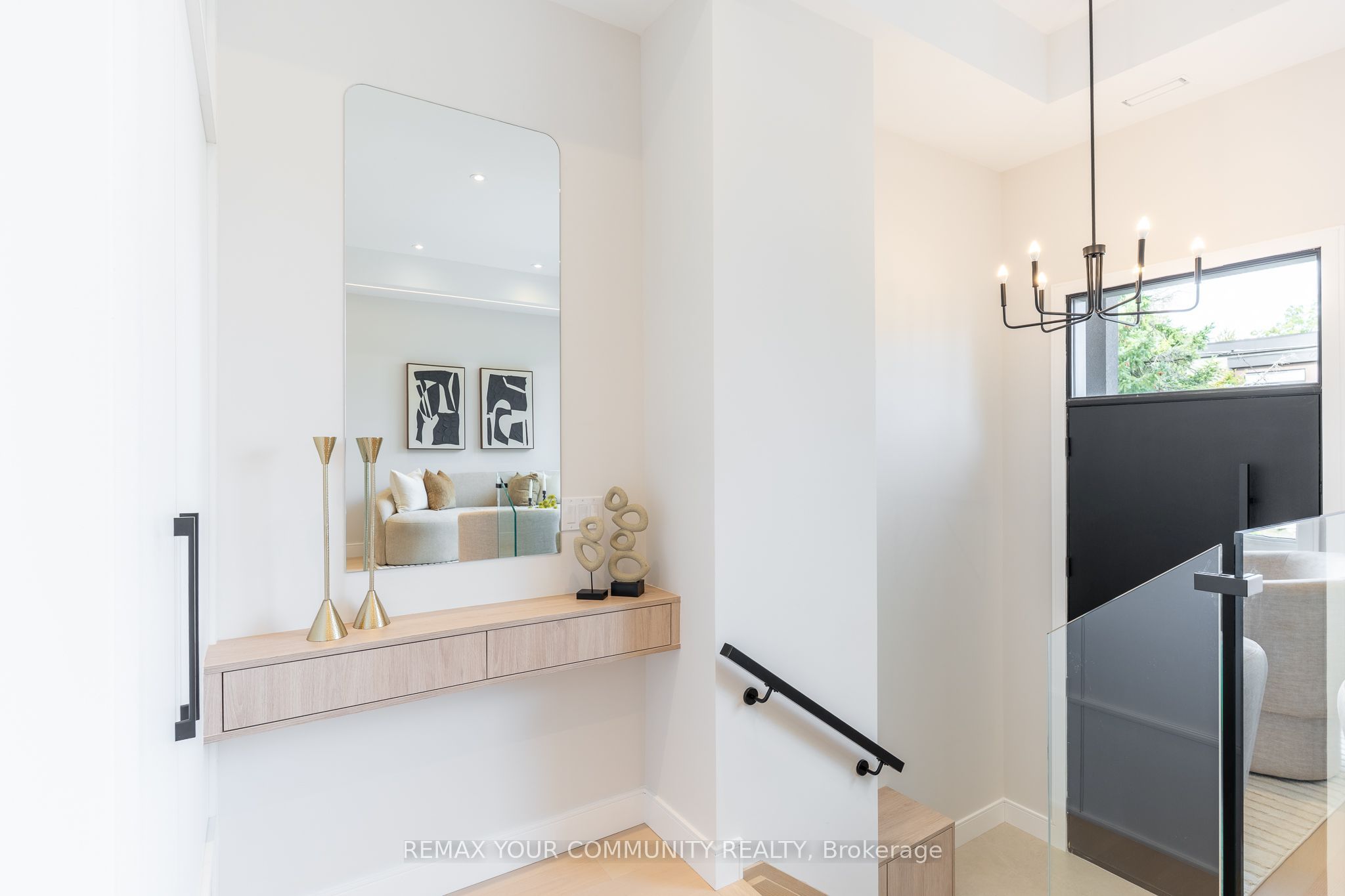 281 Queensdale Avenue