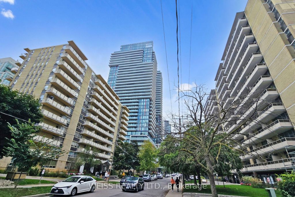 Photo of 185 Roehampton Avenue #520, Toronto, ON M4P 0C6 (MLS # C13034476)