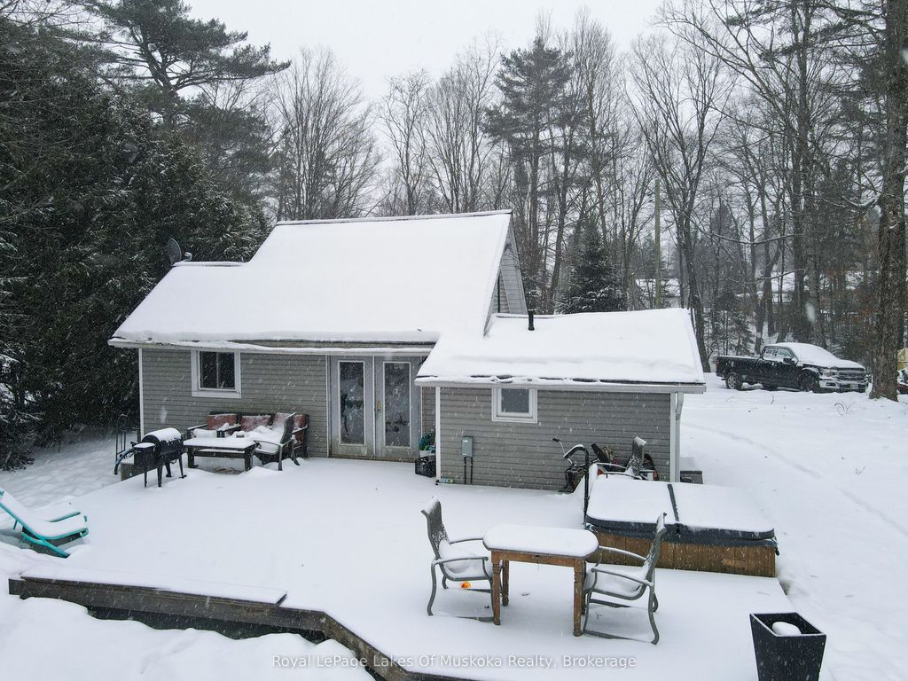 Photo of 6 Hibberd Lane, Huntsville, ON P1H 1C9 (MLS # X12644868)