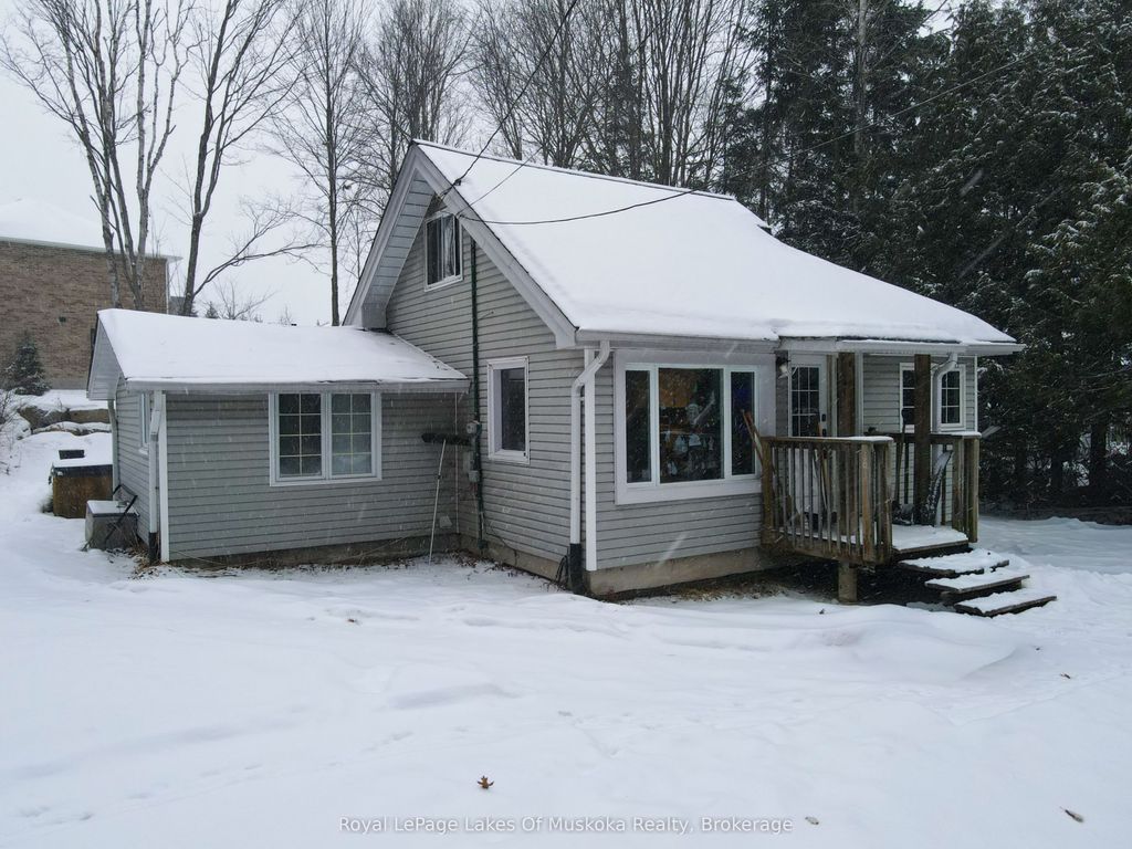 Photo of 6 Hibberd Lane, Huntsville, ON P1H 1C9 (MLS # X12644868)