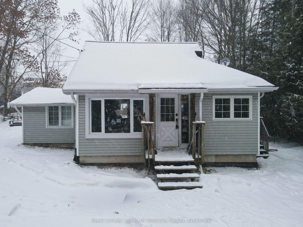 Photo of 6 Hibberd Lane, Huntsville, ON P1H 1C9 (MLS # X12644868)