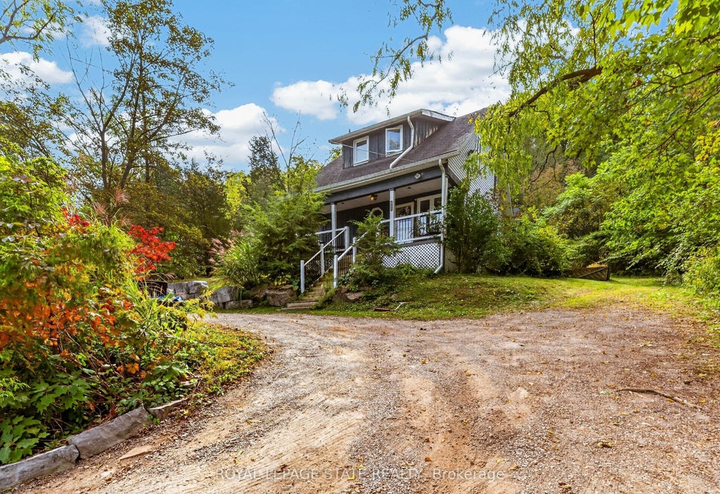 Photo of 211 Main Street W, Grimsby, ON L3M 1S1 (MLS # X14020818)
