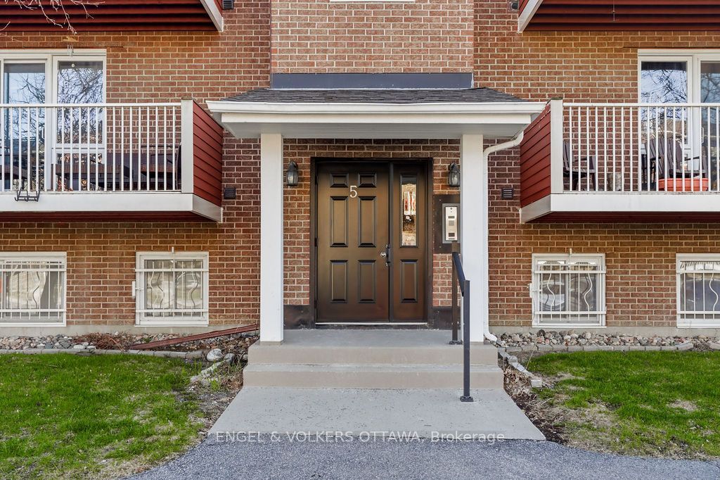 Photo of 1589 St Bernard Street #508, Blossom Park - Airport and Area, ON K1T 3H7 (MLS # X13045032)
