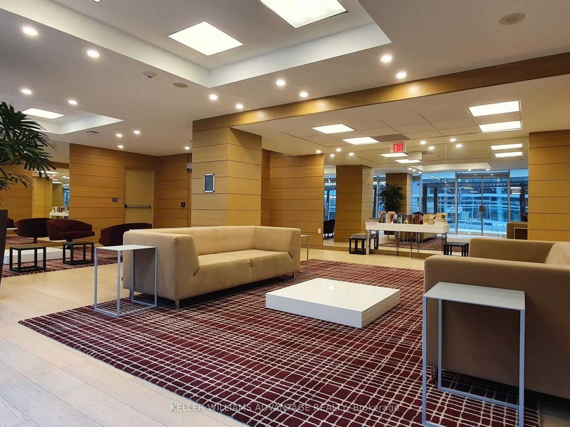 29 Queens Quay E 401