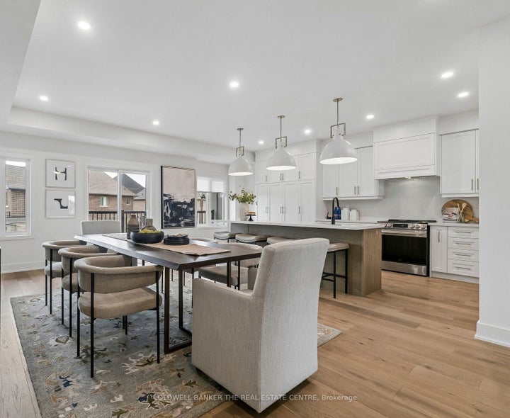 Photo 1 of 39 — 5 Ballinger Way, Uxbridge, ON L9P 1W6