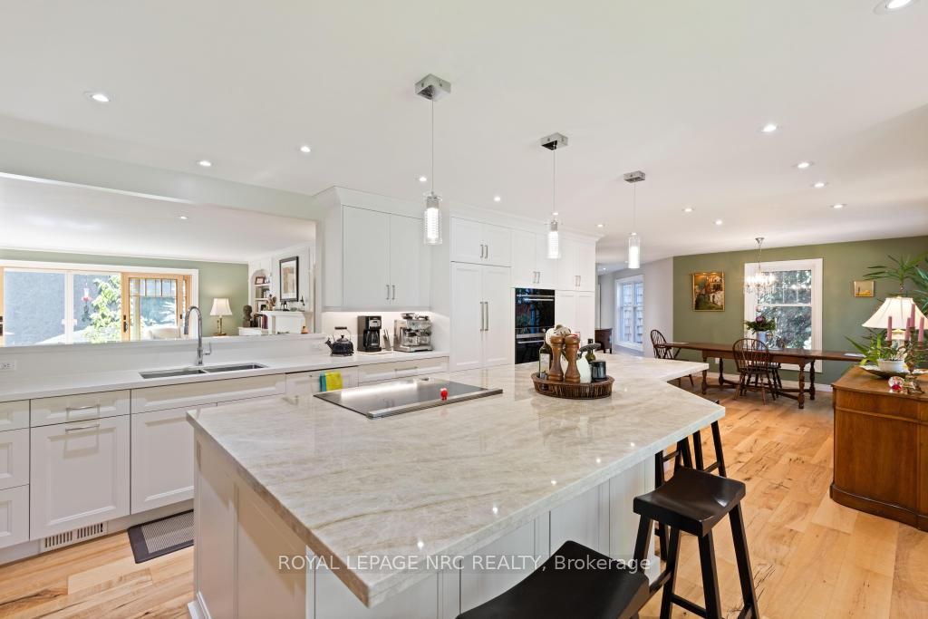 7 Christopher Street