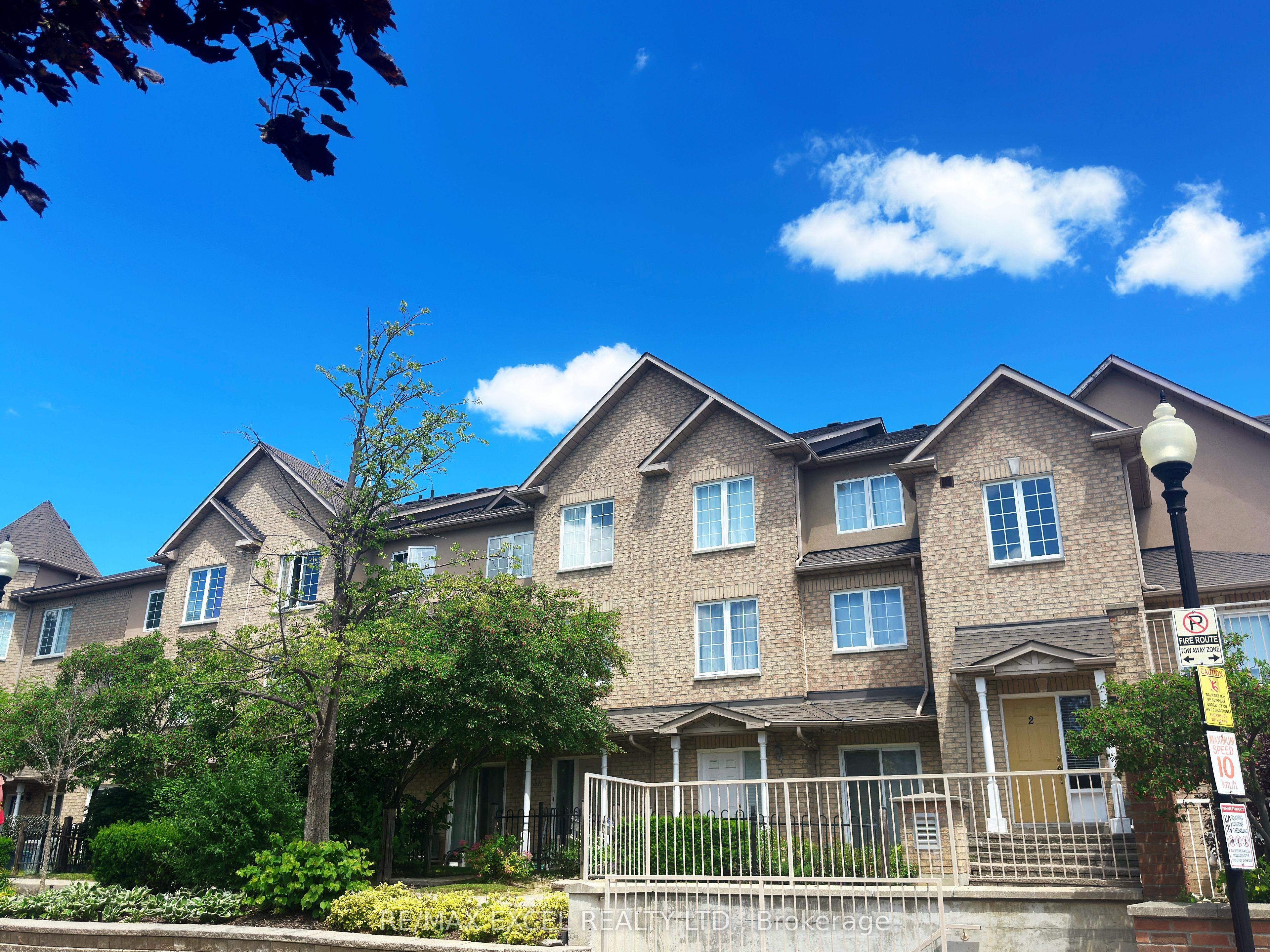 10 Cox Boulevard 3