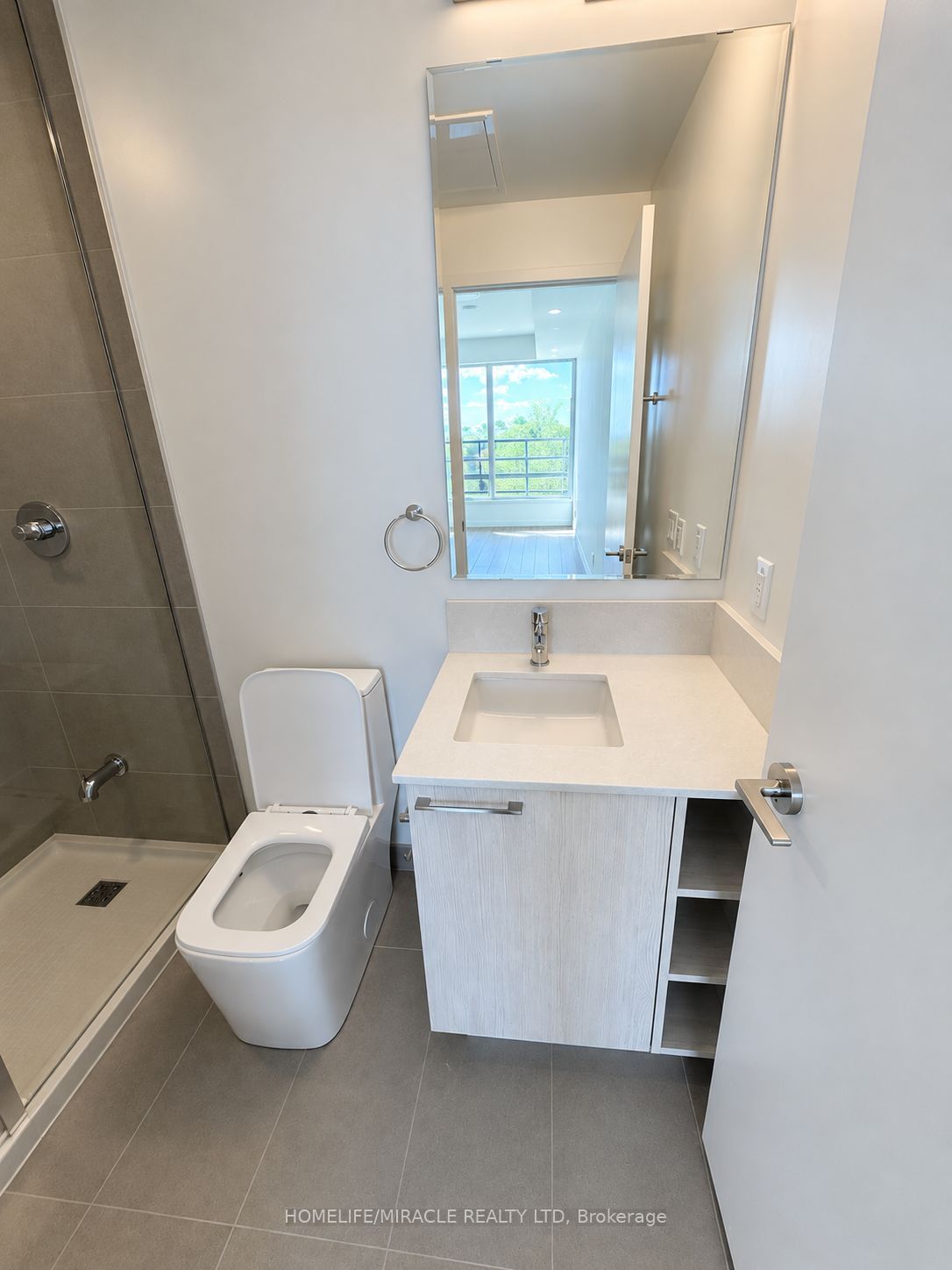 1381 Lakeshore Road E 523